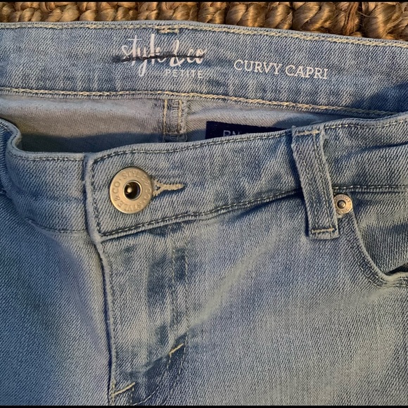 Style and Co Curvy Capri’s - Picture 3 of 4
